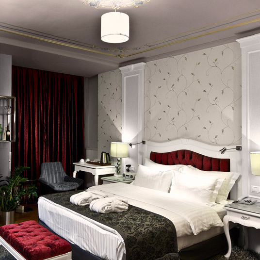 Amira Hotel