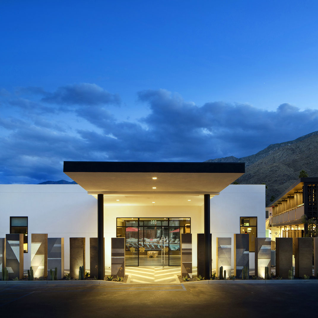 V Palm Springs