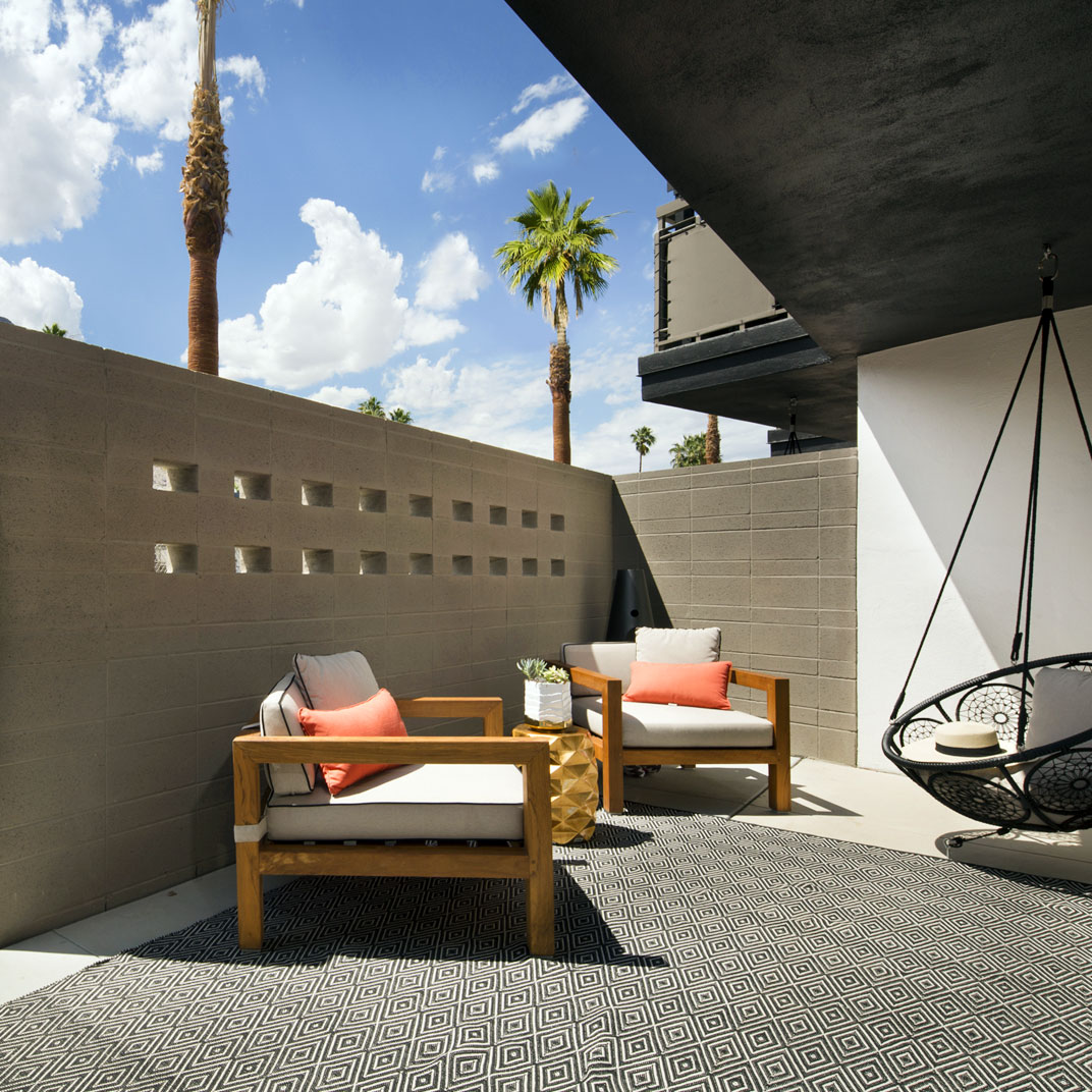 V Palm Springs