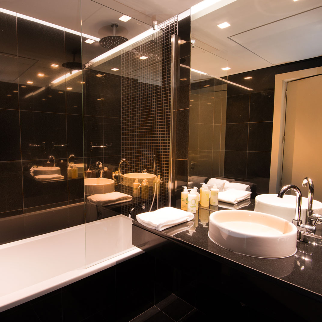 Azor Hotel