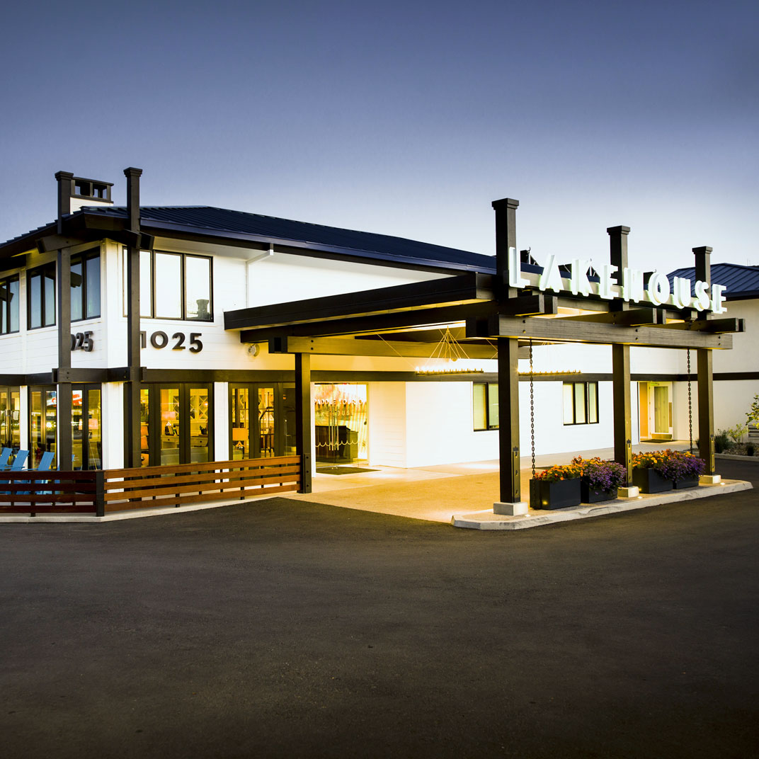 Lakehouse Hotel and Resort