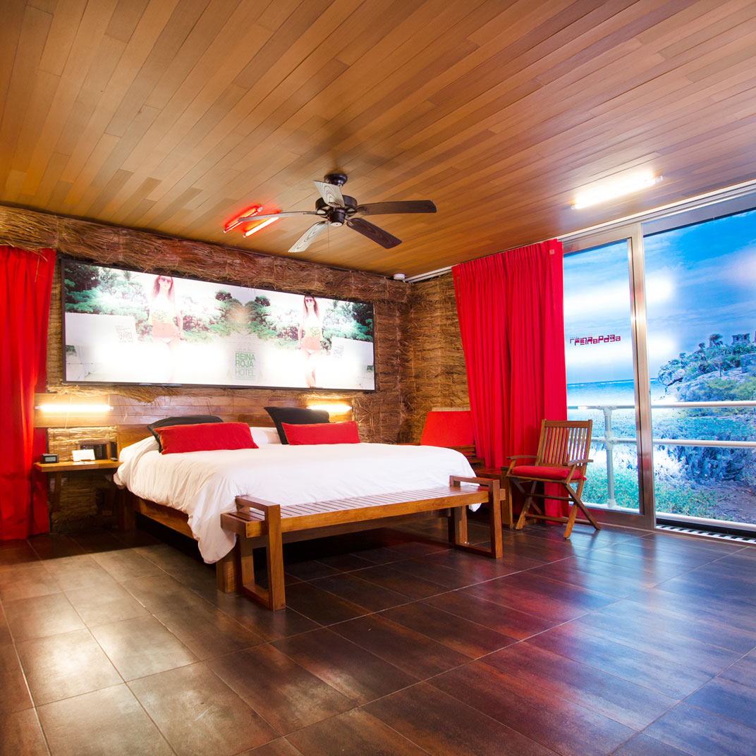 纳罗亚酒店(Reina Roja Hotel)
