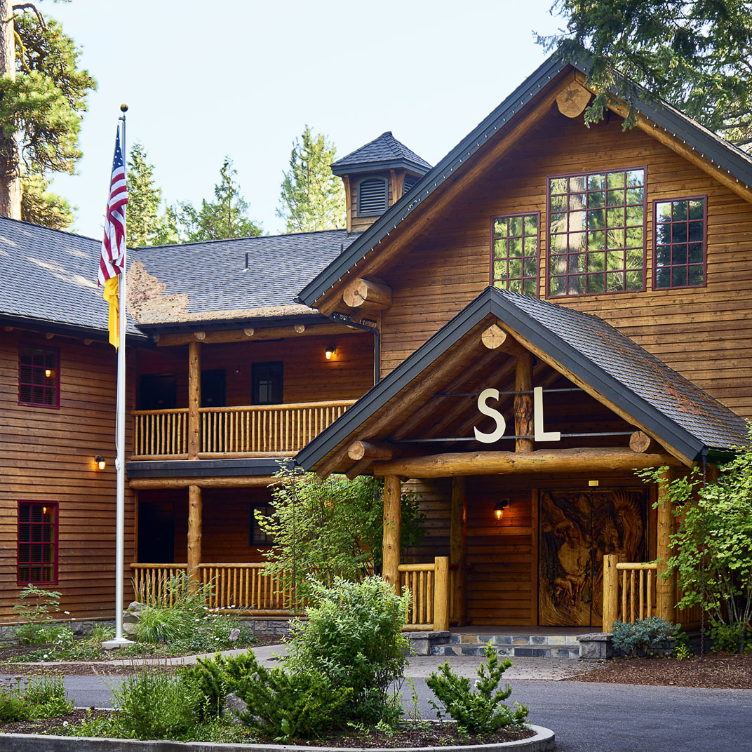 The Suttle Lodge & Boathouse