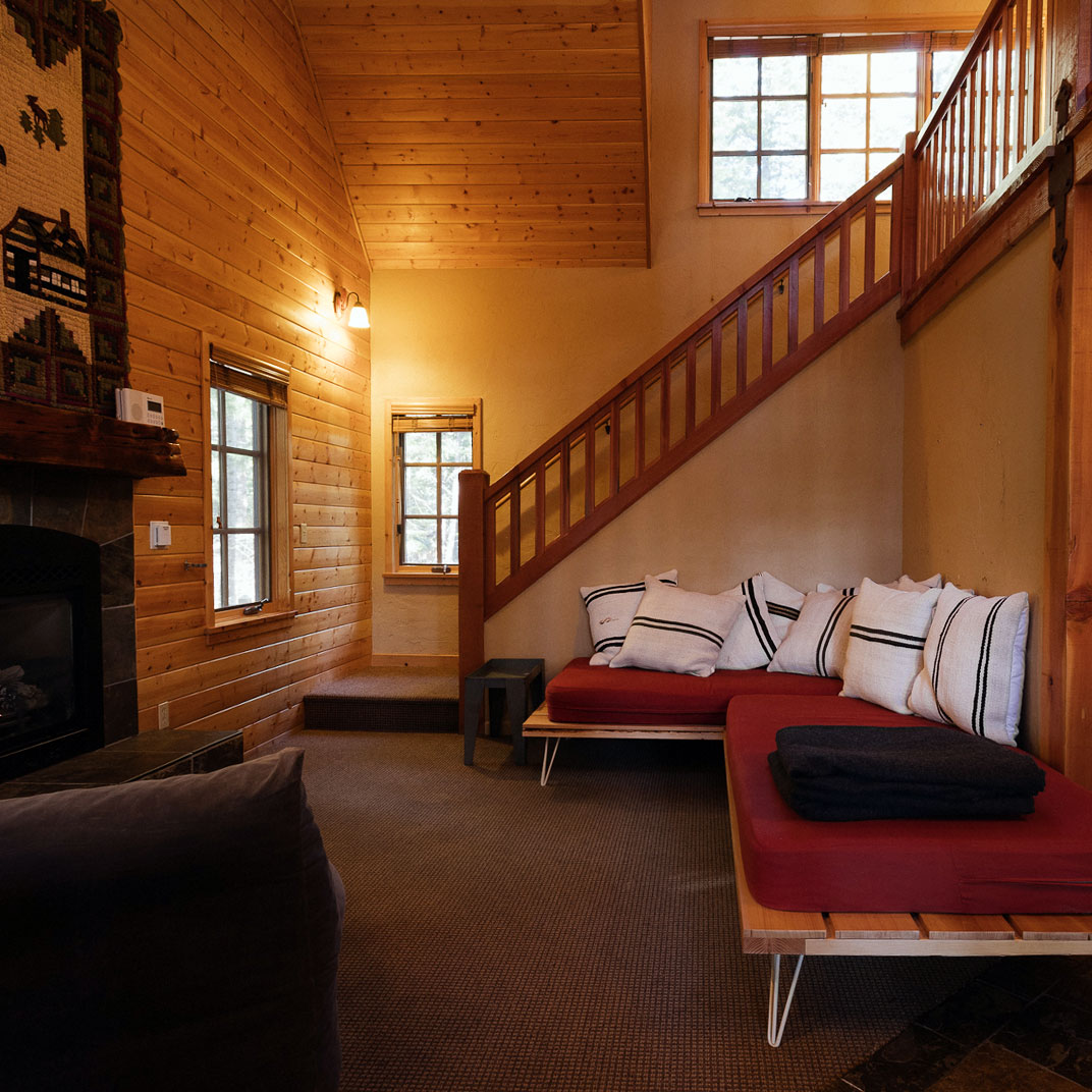 The Suttle Lodge & Boathouse