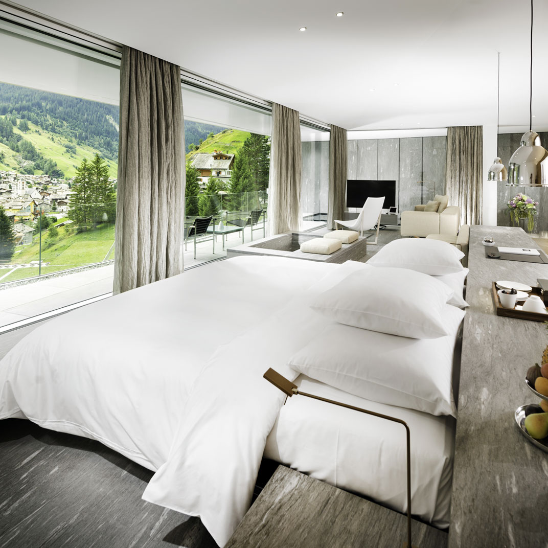 7132 Hotel
