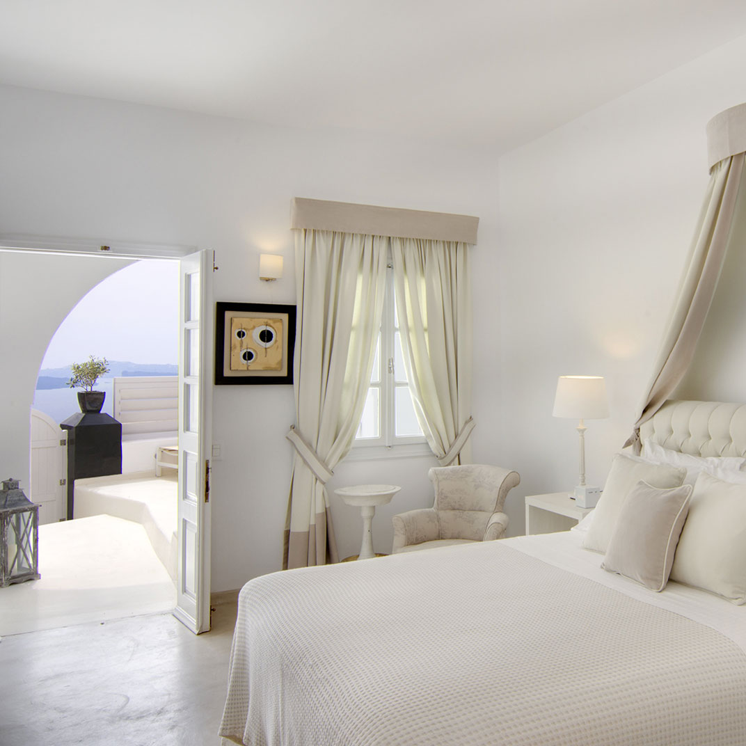 Santorini Secret Suites & Spa