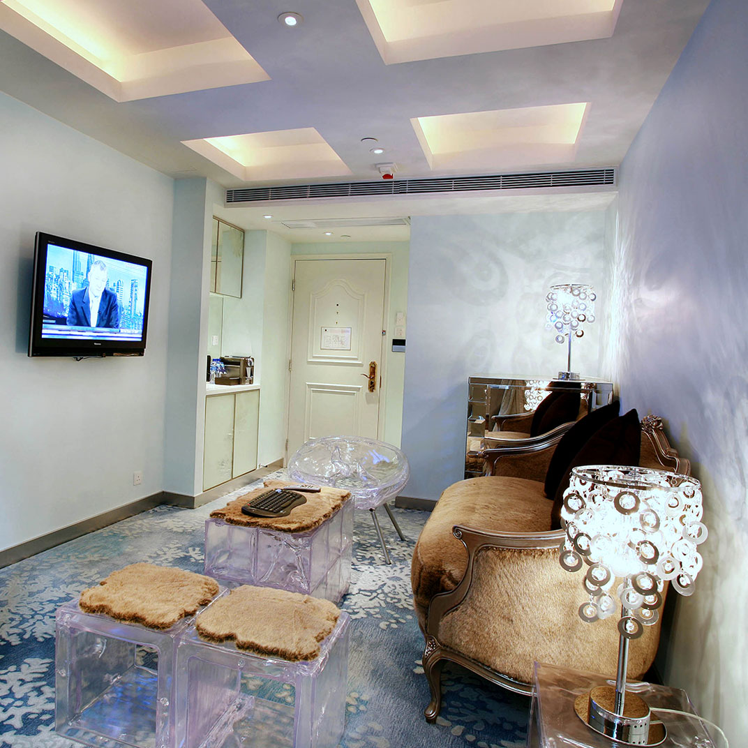 The Luxe Manor