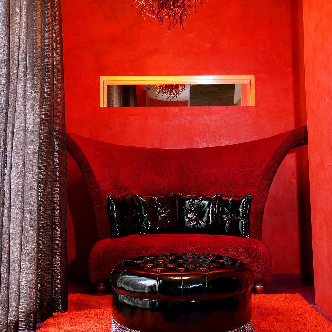 The Luxe Manor