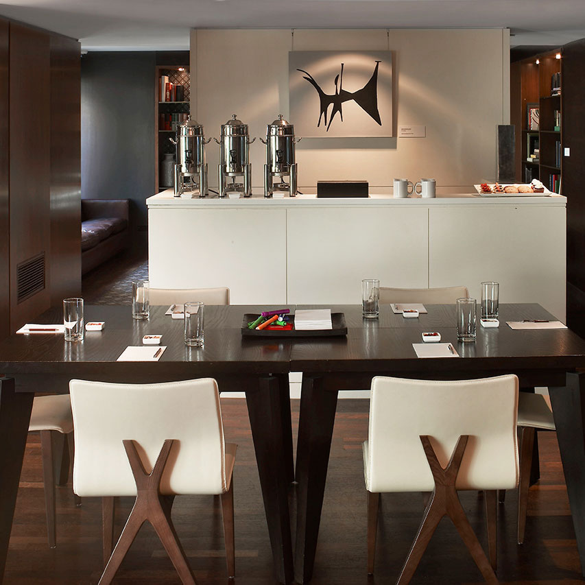 The James Chicago - Magnificent Mile