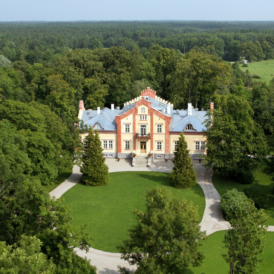 Padaste Manor