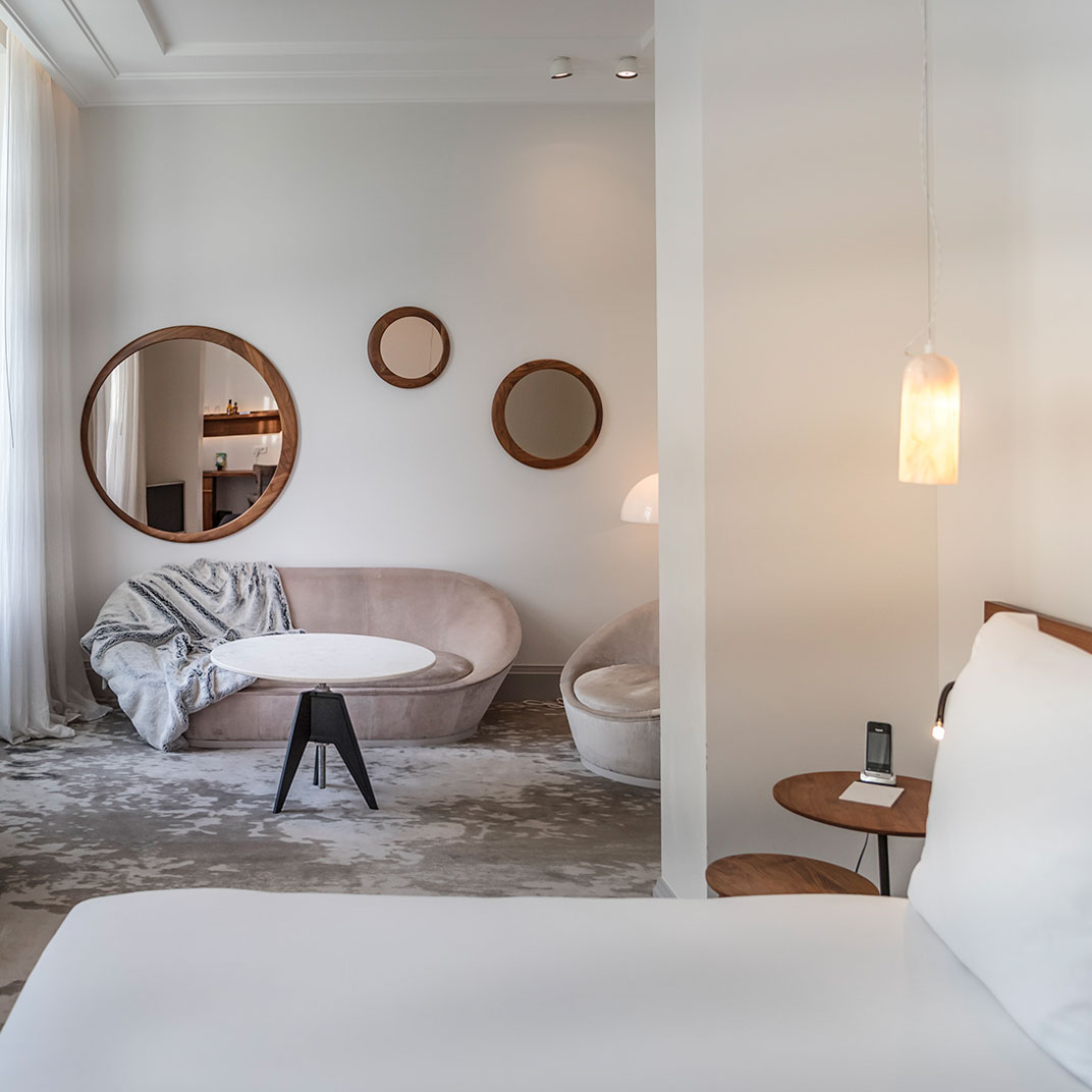 Yndo Hotel