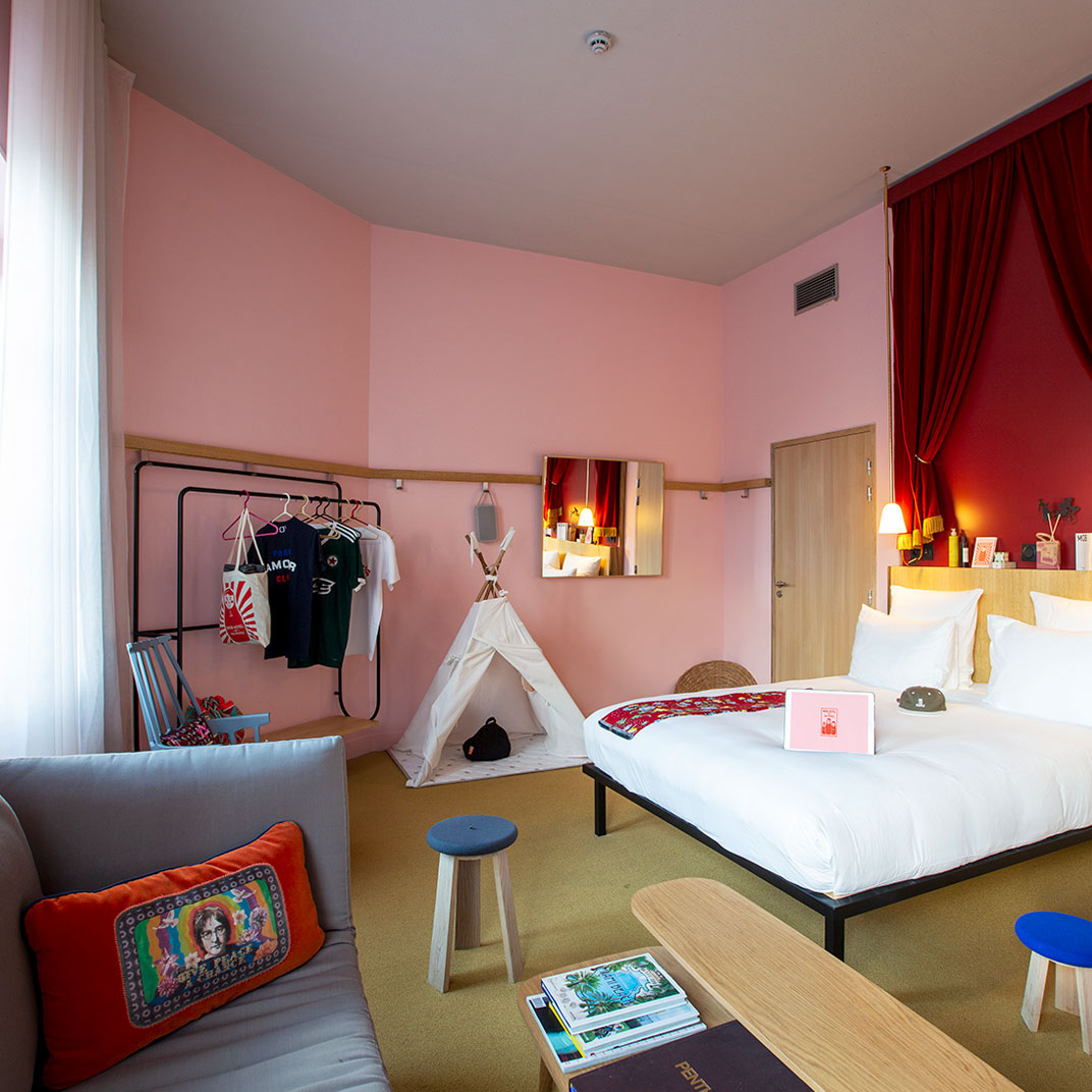 Mob Hotel Paris Les Puces